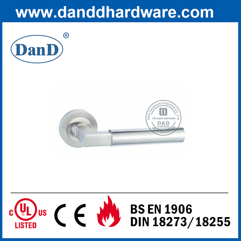 고품질 SUS304 실버 특수 목재 도어 레버 Handle-DDTH023
